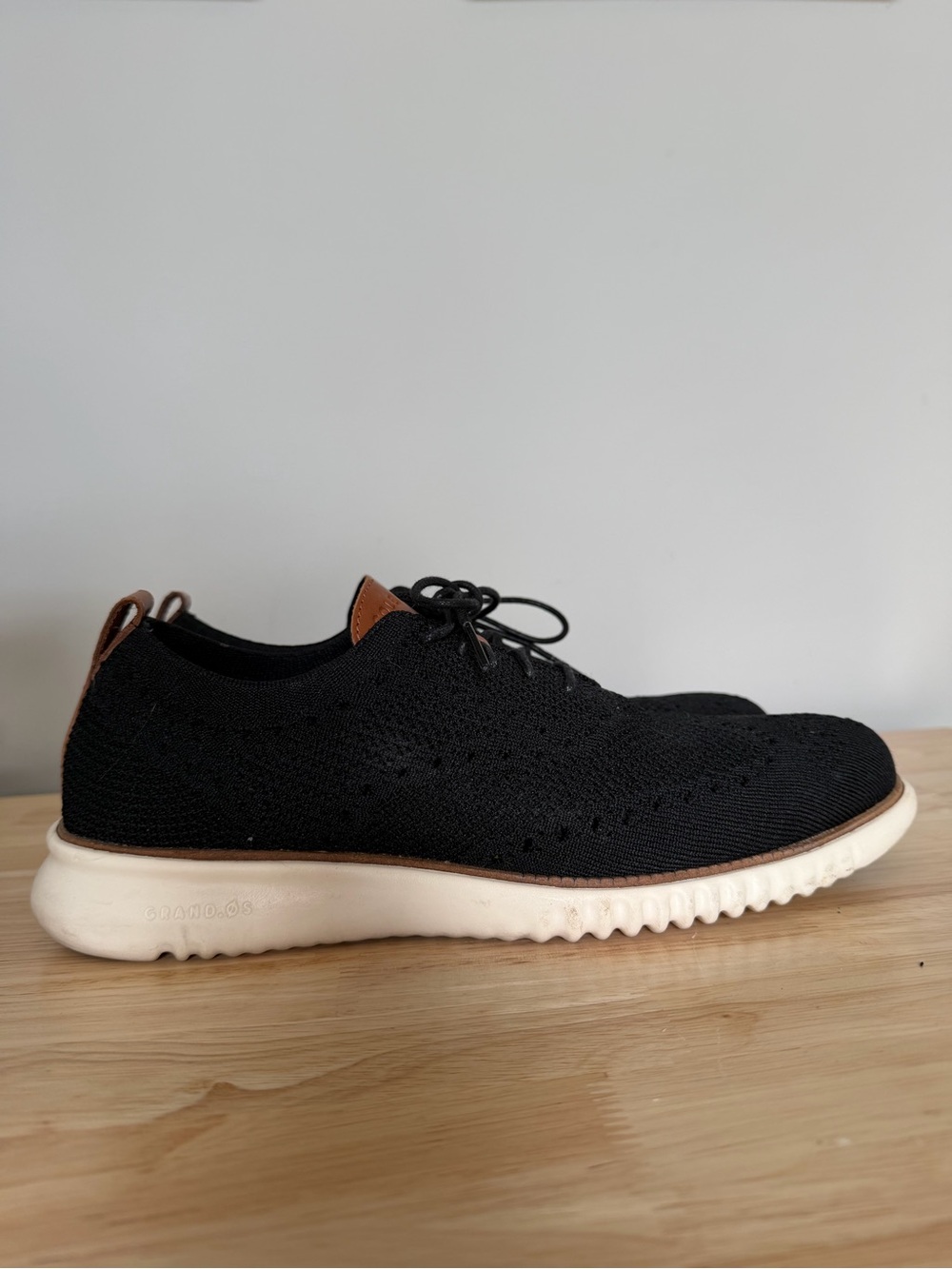 Cole Haan Men's Black Knit Lace-Up Shoe with White Sole Size 10